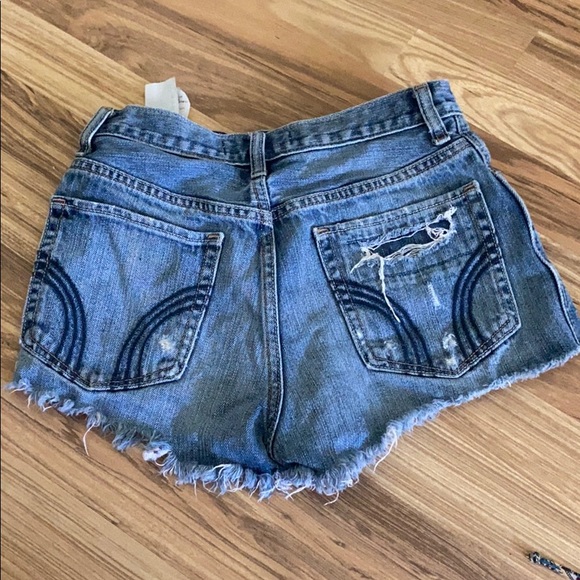 Shorts - Picture 2 of 3